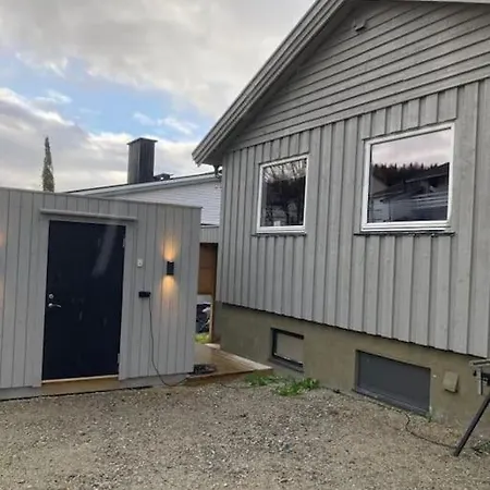 Flott Leilighet Sentralt Pa Tromsoya Exterior photo
